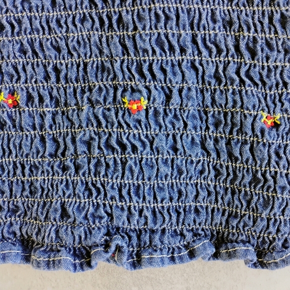 She's Cool Top Womens Plus 1X Blue Denim Floral Embroidered Smocked Cottagecore - Picture 5 of 8